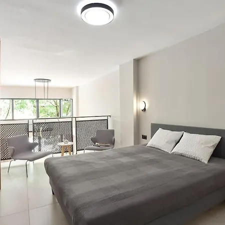 Jo&coloft - Near Venizelou Metro Station Thessaloníki