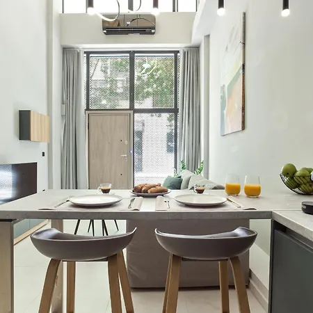 Jo&coloft - Heart Of Venizelou Metro Apartment Thessaloniki