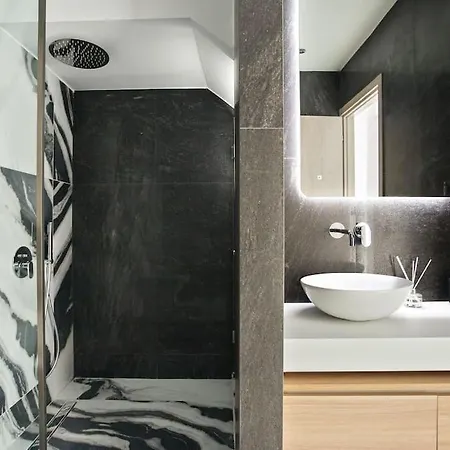 Jo&coloft - Near Venizelou Metro Station Apartament *